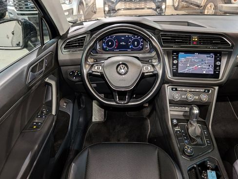 Used 2019 Volkswagen Tiguan SEL image 3