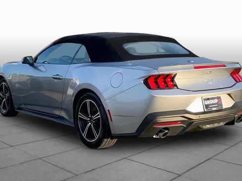 Used 2025 Ford Mustang Premium RWD image 10