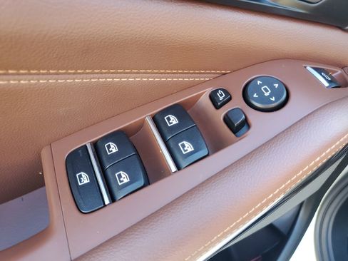 Used 2020 BMW X5 M50i w/ Premium Package image 19