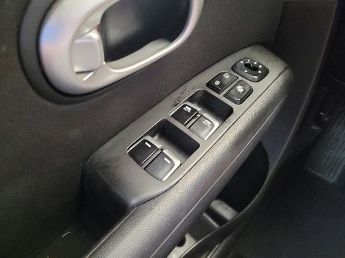 Used 2019 Kia Soul + FWD image 27