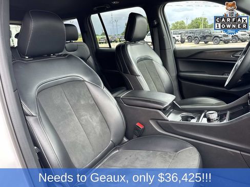 Used 2025 Jeep Grand Cherokee Altitude AWD/4WD image 27
