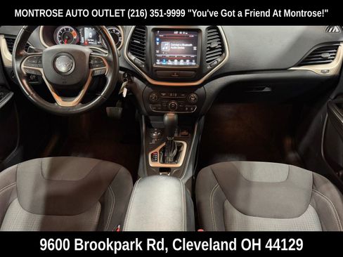 Used 2016 Jeep Cherokee Latitude image 2