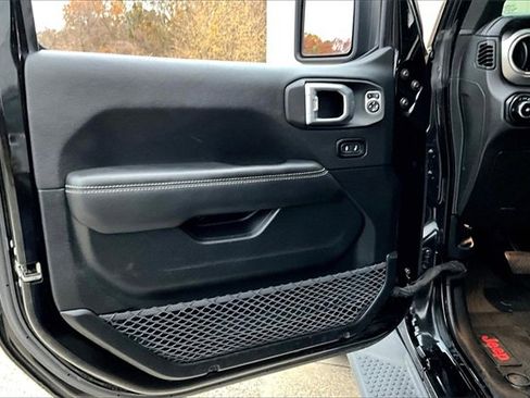 Used 2020 Jeep Wrangler Unlimited Sahara w/ Uconnect 4C Nav & Sound Group image 17