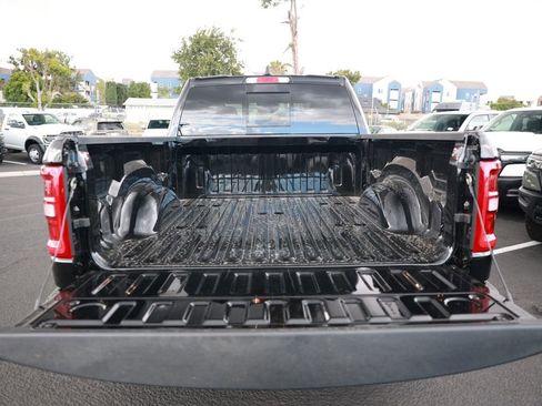 New 2026 RAM 1500 4x4 Crew Cab image 33