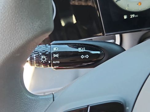 Used 2024 Hyundai Elantra SEL FWD image 28