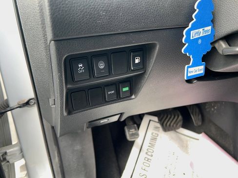 Used 2019 Nissan Rogue S FWD image 15