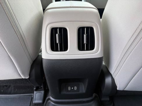 Used 2025 Hyundai Tucson SEL FWD image 19