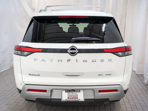 Certified 2023 Nissan Pathfinder SL image 5