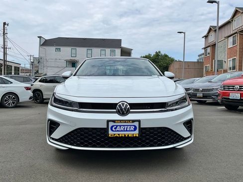 New 2025 Volkswagen Jetta SE image 3