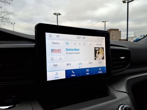 Certified 2023 Ford Explorer XLT w/ Class IV Trailer Tow Package image 20