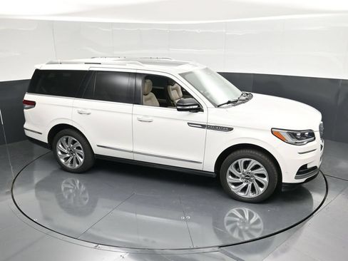 Used 2024 Lincoln Navigator Premiere AWD/4WD image 50