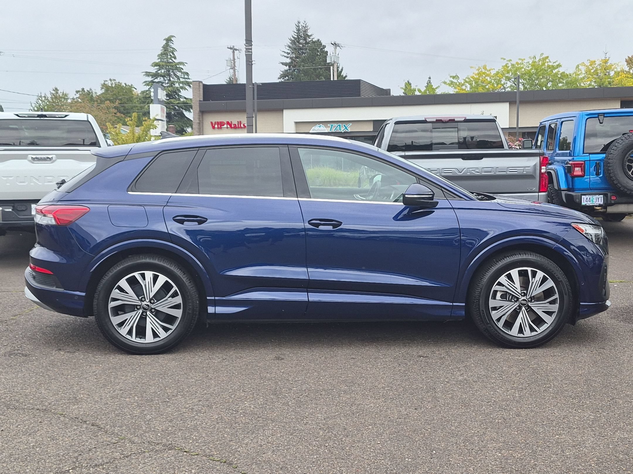 Used 2023 Audi Q4 e-tron Premium w/ Premium Plus RWD image 6