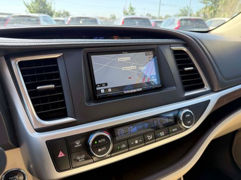 Used 2014 Toyota Highlander Limited Platinum AWD/4WD image 20