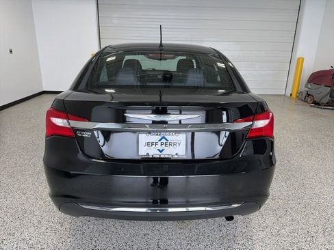 Used 2013 Chrysler 200 Touring FWD image 4