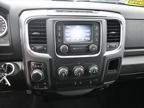 Used 2024 RAM 1500 Warlock AWD/4WD image 19