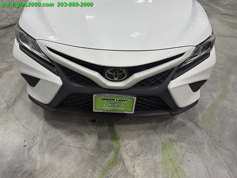 Used 2019 Toyota Camry SE FWD image 18
