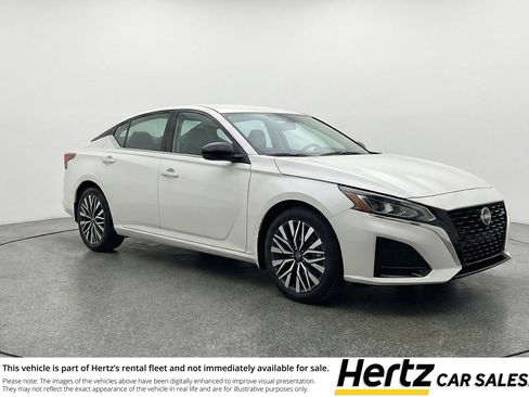 Used 2025 Nissan Altima 2.5 SV image 1