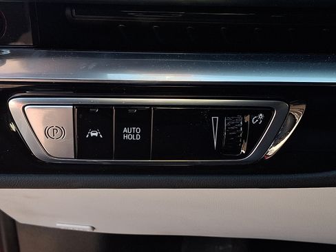 Used 2024 Cadillac Lyriq Luxury image 23