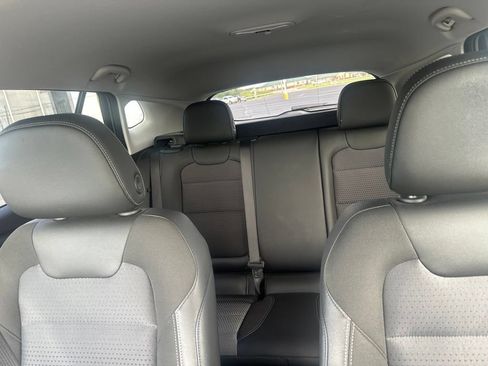 Used 2025 Chevrolet Trax LT FWD image 20