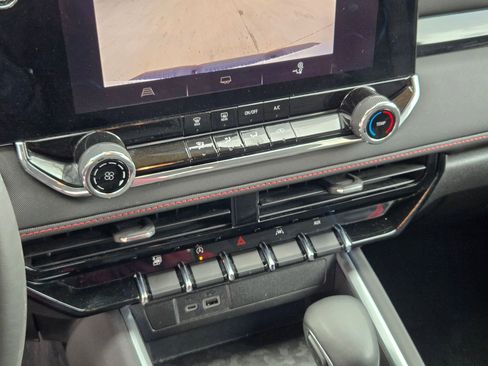 Certified 2024 Chevrolet Colorado Z71 w/ Safety Package image 19