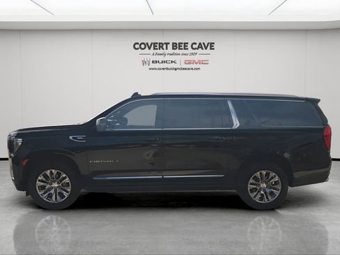 Certified 2023 GMC Yukon XL Denali image 5