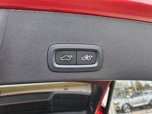 Certified 2024 Volvo XC40 B5 Plus w/ Protection Package Premier AWD/4WD image 13