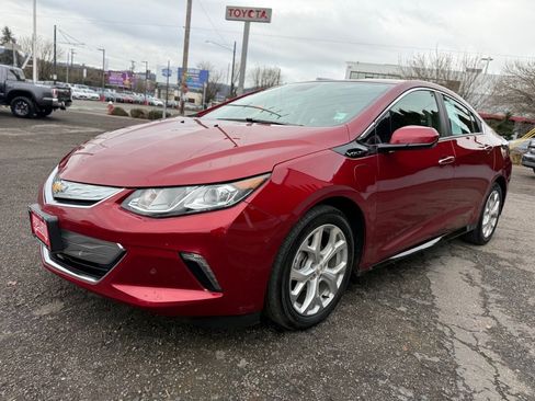 Used 2018 Chevrolet Volt Premier w/ Driver Confidence Package image 6