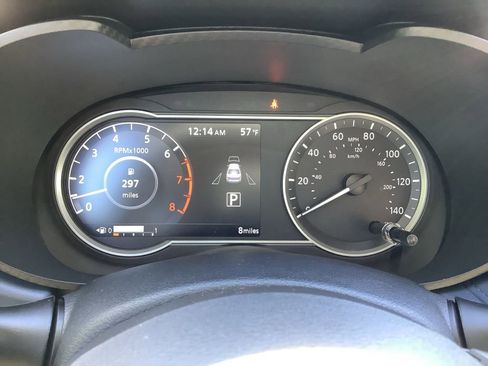 Used 2025 Nissan Versa SV w/ Trunk Package image 29