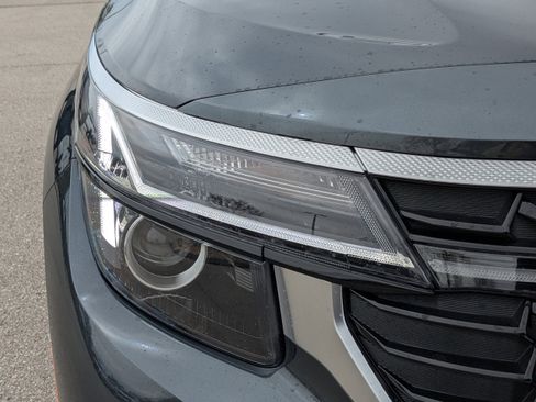New 2026 Kia Seltos S FWD image 10