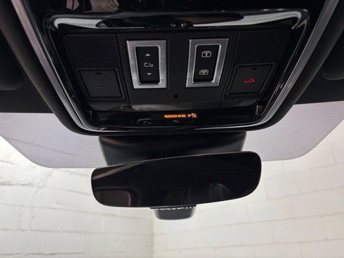 Used 2020 Land Rover Range Rover Velar R-Dynamic S image 12