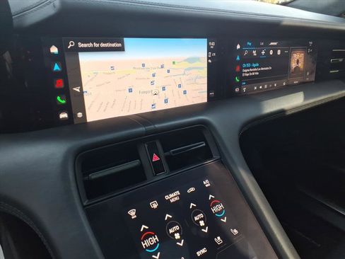 Used 2020 Porsche Taycan image 28