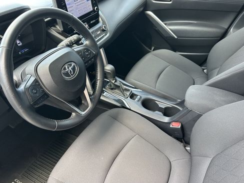 Used 2022 Toyota Corolla Cross LE AWD/4WD image 11