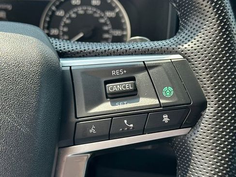 Used 2023 Mitsubishi Outlander SE image 28