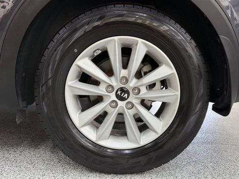 Used 2019 Kia Sorento FWD image 44
