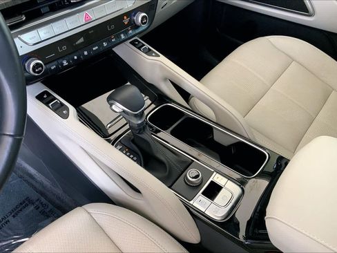 Used 2023 Kia Telluride EX w/ EX Captain's Chair Package FWD image 17