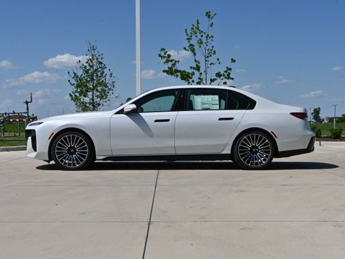 New 2026 BMW 740i xDrive AWD/4WD image 5