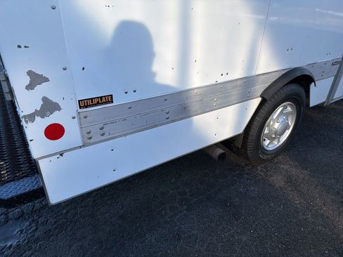 Used 2021 Ford E-350 and Econoline 350 Super Duty w/ Power Windows & Locks Group image 17