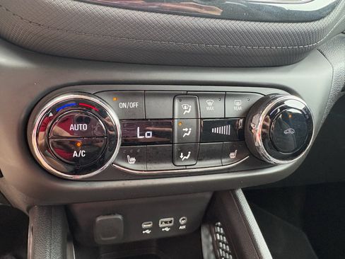 Used 2021 Chevrolet TrailBlazer LT w/ Convenience Package FWD image 19