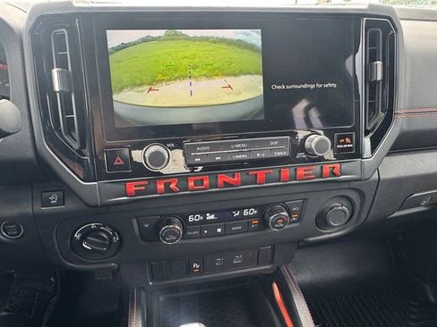 Used 2025 Nissan Frontier PRO-4X AWD/4WD image 9