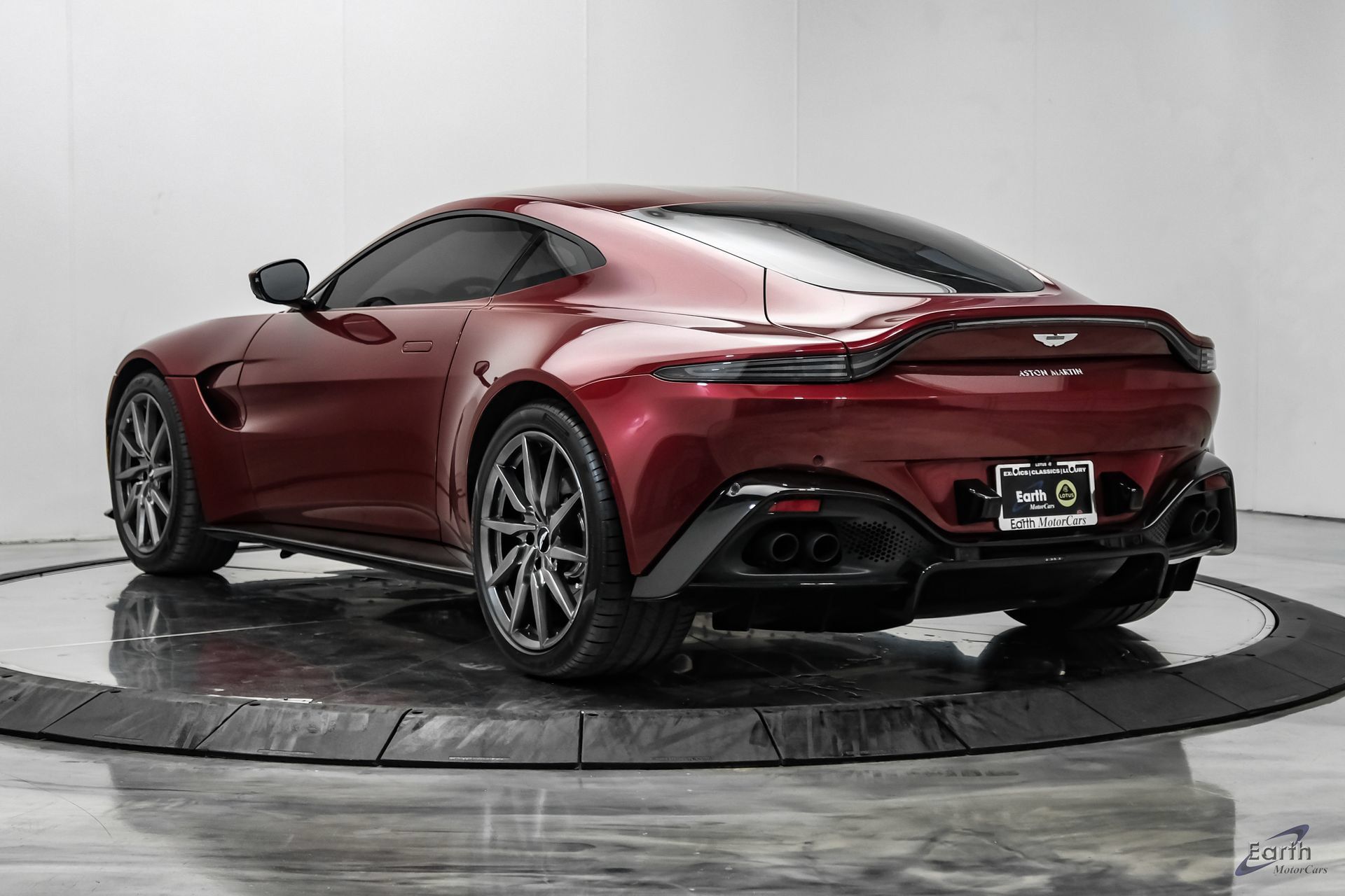 Used 2020 Aston Martin V8 Vantage Coupe RWD image 14