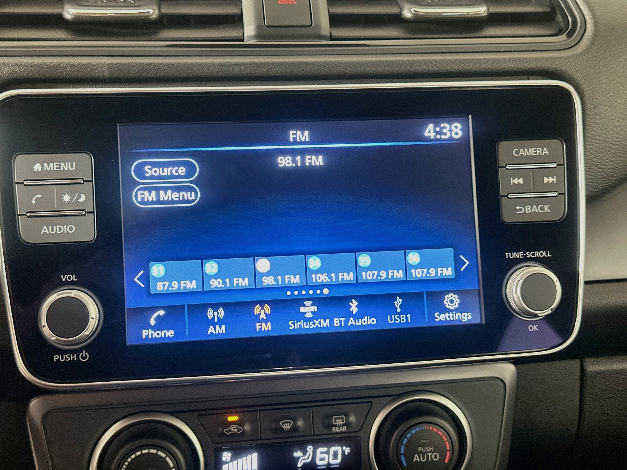 Used 2025 Nissan Leaf S FWD image 21