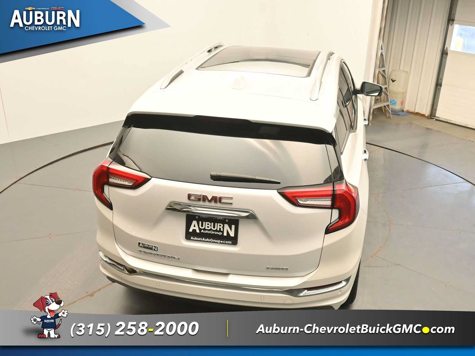 Used 2024 GMC Terrain Denali w/ Denali Premium Package AWD/4WD image 33