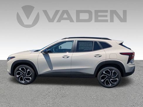 New 2026 Chevrolet Trax RS w/ Sunroof Package FWD image 28