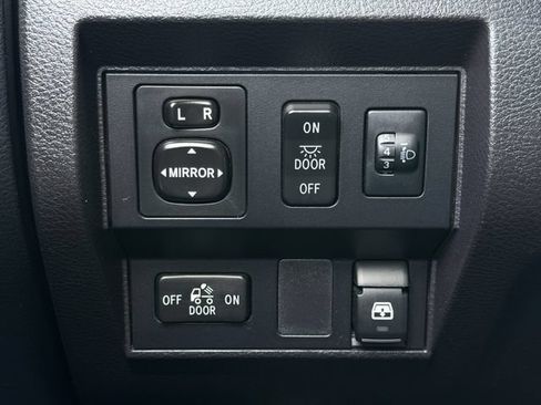 Used 2015 Toyota Tundra Limited RWD image 22