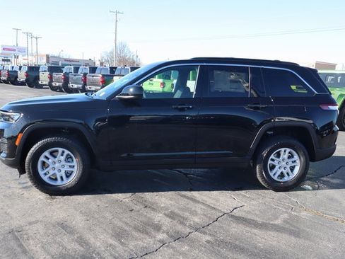New 2025 Jeep Grand Cherokee Laredo image 18