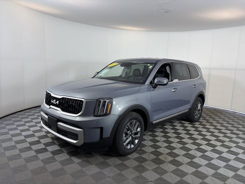 Certified 2023 Kia Telluride LX AWD/4WD image 2