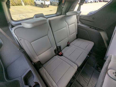 New 2026 GMC Yukon Elevation image 17