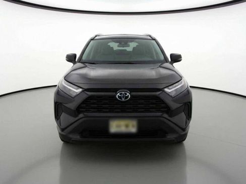 Used 2025 Toyota RAV4 XLE image 4