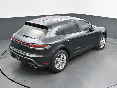Certified 2023 Porsche Macan AWD/4WD image 28