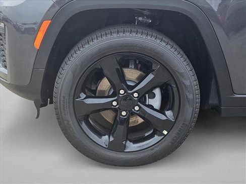New 2026 Jeep Grand Cherokee Limited w/ Limited Altitude Package AWD/4WD image 10